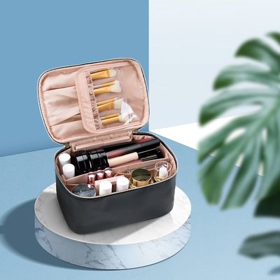 Borsa di trucco, borsa cosmetica portatile, organizzatore di caso di trucco di viaggio di grande capacità, borse nere di trucco per la borsa dell'articolo da toeletta delle donne