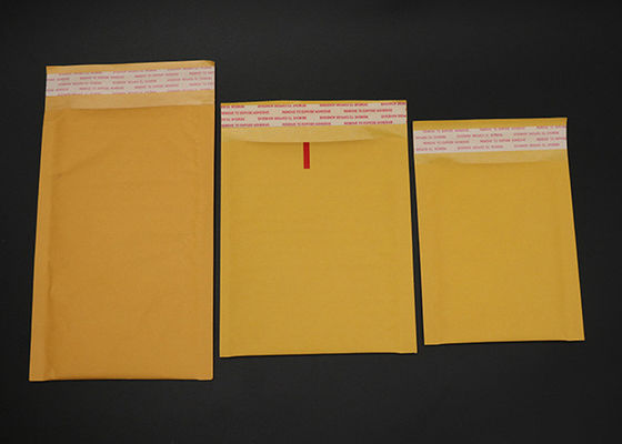 Le borse d'imballaggio dell'affrancatura della posta di carta del pacchetto incartano le buste di spedizione per la posta di sicurezza